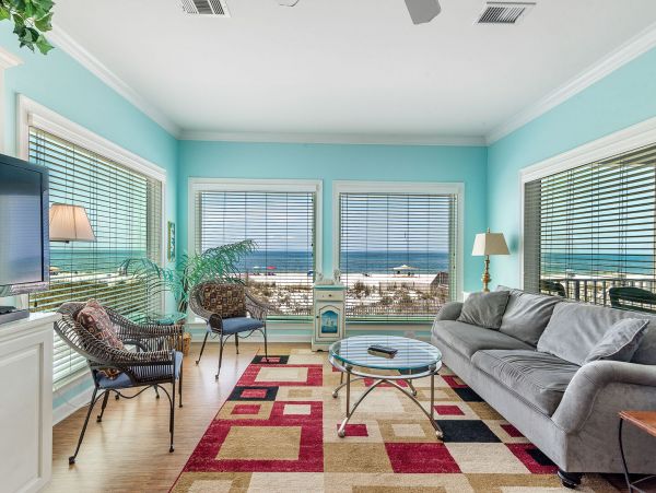 Gorgeous 6 Bedroom Vacation Home Ideal Location 22 Guests