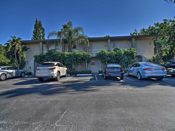 Lovely One Bedroom Longboat Key Condo Direct Beach Access