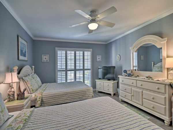 Lovely One Bedroom Longboat Key Condo Direct Beach Access