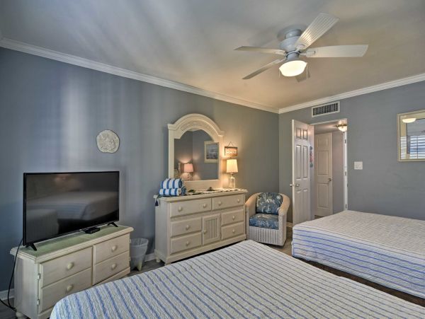 Lovely One Bedroom Longboat Key Condo Direct Beach Access