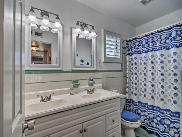Lovely One Bedroom Longboat Key Condo Direct Beach Access