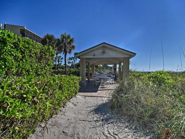 Lovely One Bedroom Longboat Key Condo Direct Beach Access