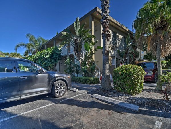 Lovely One Bedroom Longboat Key Condo Direct Beach Access