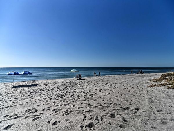 Lovely One Bedroom Longboat Key Condo Direct Beach Access