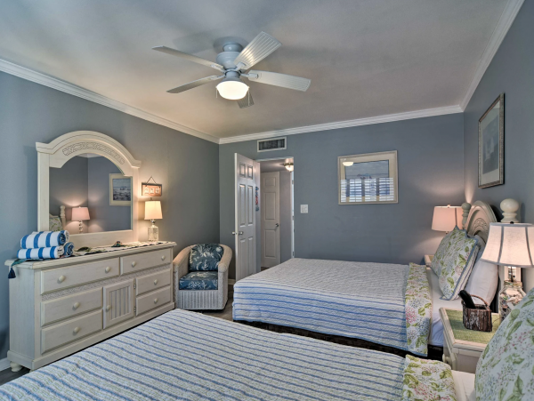 Lovely One Bedroom Longboat Key Condo Direct Beach Access