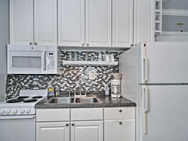 Lovely One Bedroom Longboat Key Condo Direct Beach Access