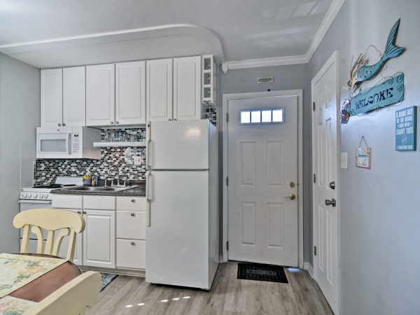 Lovely One Bedroom Longboat Key Condo Direct Beach Access