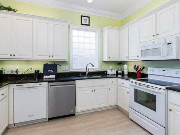 Eight Bedroom Beach Or Rent Both Sides of Duplex