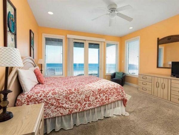 Eight Bedroom Beach Or Rent Both Sides of Duplex
