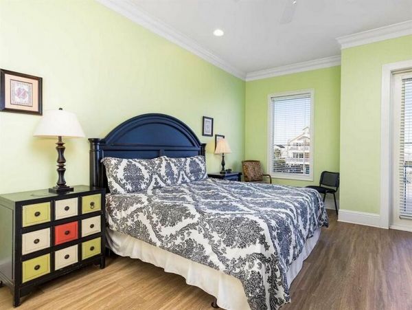 Eight Bedroom Beach Or Rent Both Sides of Duplex