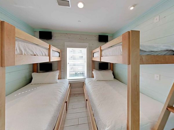On Beach Gulf Shores Vacation Home Sleeps 56 Guests