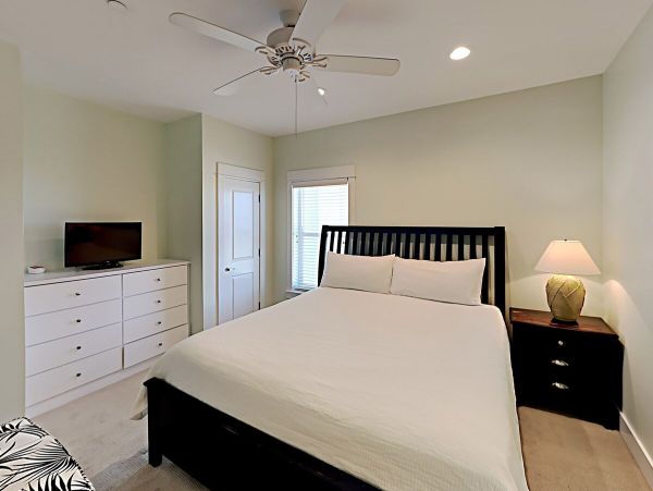 On Beach Gulf Shores Vacation Home Sleeps 56 Guests