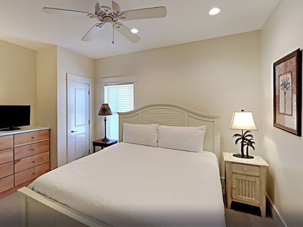 On Beach Gulf Shores Vacation Home Sleeps 56 Guests