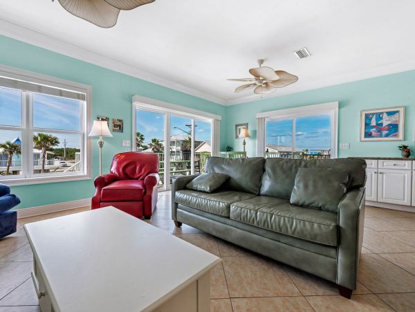 Spacious Stroll To Beach Access Vacation Home