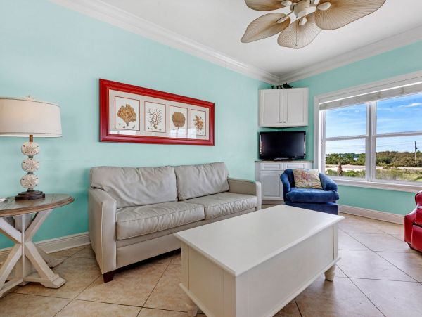 Spacious Stroll To Beach Access Vacation Home