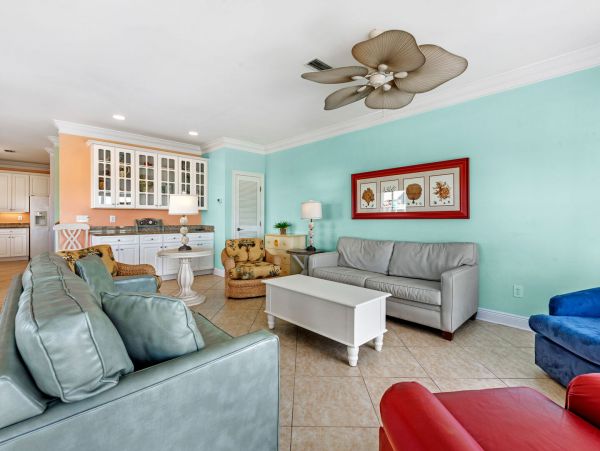 Spacious Stroll To Beach Access Vacation Home