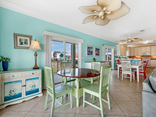 Spacious Stroll To Beach Access Vacation Home