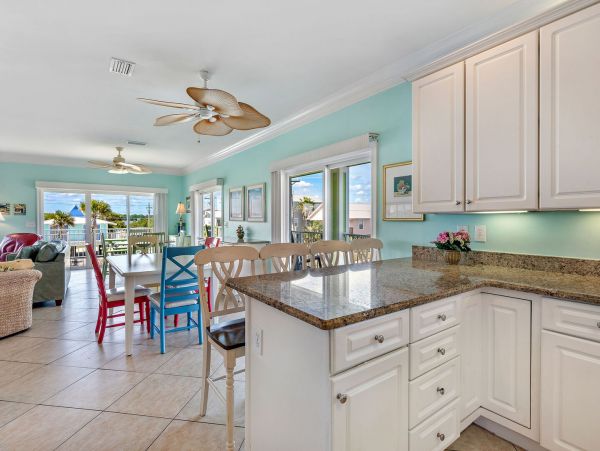 Spacious Stroll To Beach Access Vacation Home