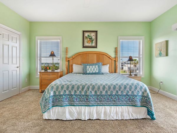 Spacious Stroll To Beach Access Vacation Home