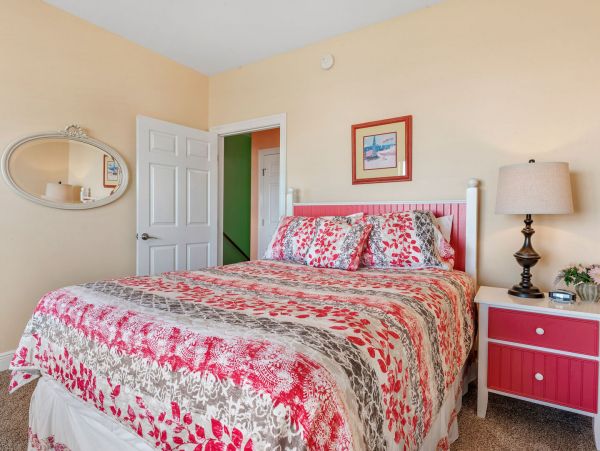Spacious Stroll To Beach Access Vacation Home