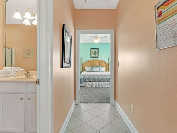 Spacious Stroll To Beach Access Vacation Home