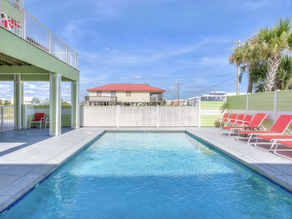 Spacious Stroll To Beach Access Vacation Home
