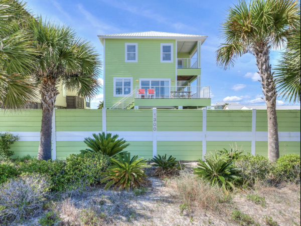 Spacious Stroll To Beach Access Vacation Home