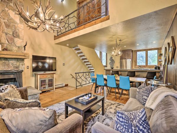 Elegant Vail Vacation Home Eight Guests Mountain Views