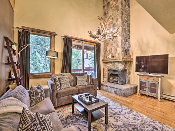 Elegant Vail Vacation Home Eight Guests Mountain Views