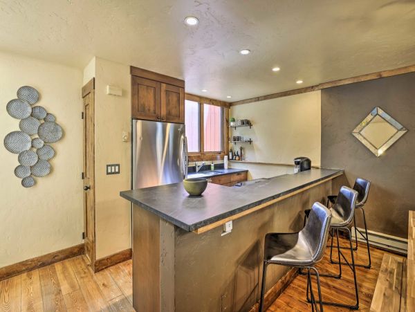 Elegant Vail Vacation Home Eight Guests Mountain Views