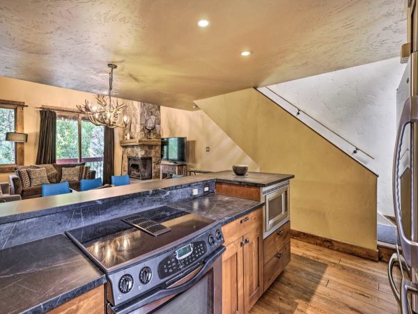 Elegant Vail Vacation Home Eight Guests Mountain Views