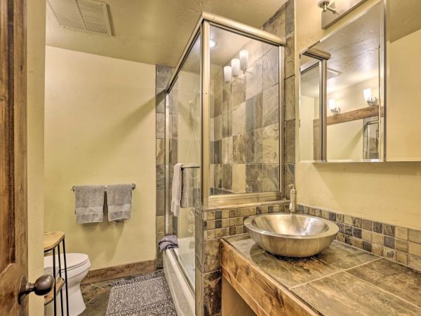 Elegant Vail Vacation Home Eight Guests Mountain Views