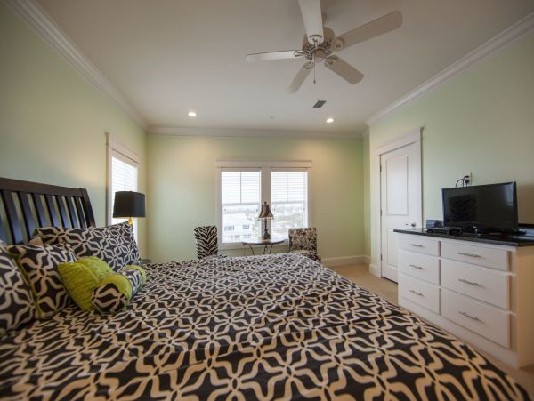 Beach House with Private Pool Can Sleep 44!