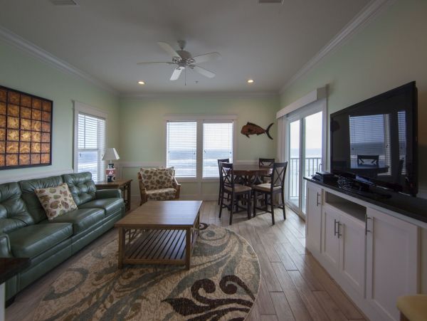 Beach House with Private Pool Can Sleep 44!