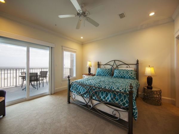 Beach House with Private Pool Can Sleep 44!