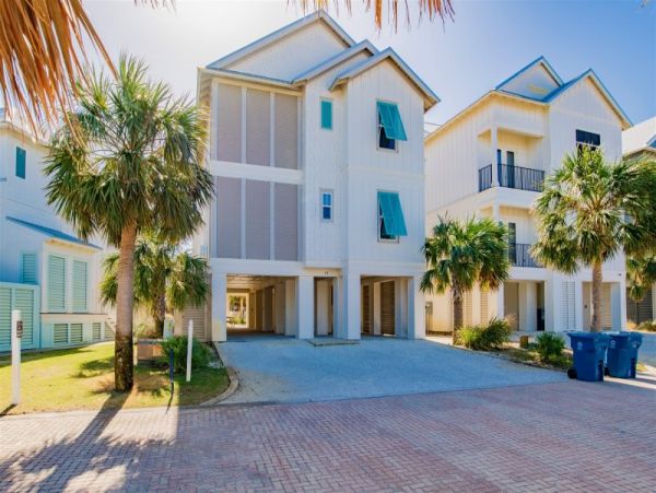 Beach House with Private Pool Can Sleep 44!