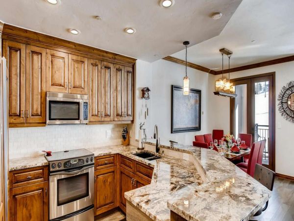Mountain 3 Bedroom Luxury Condo Ski In-Ski Out Beaver Creek