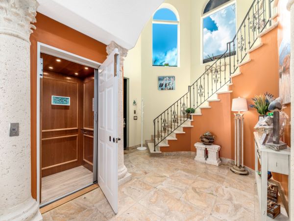 Beach Front 9 Bedroom Home with Private Pool & Views
