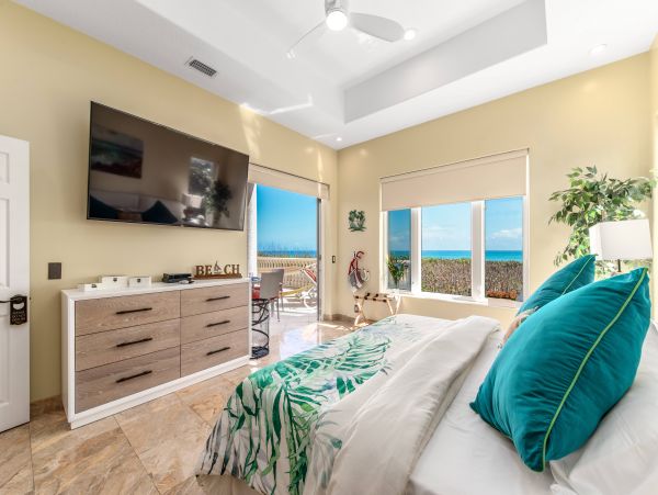 Beach Front 9 Bedroom Home with Private Pool & Views