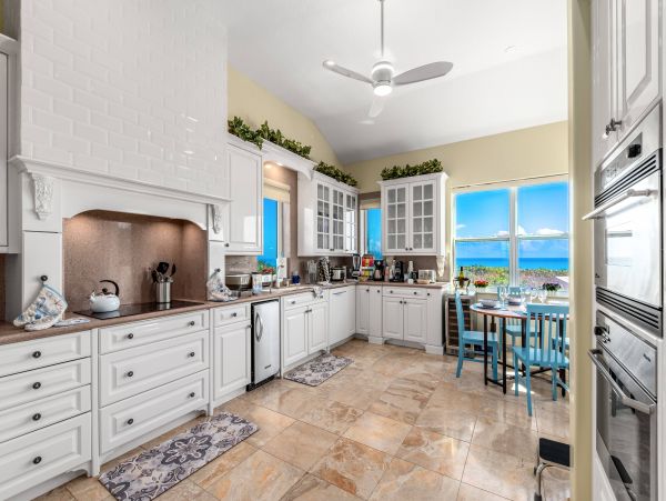 Beach Front 9 Bedroom Home with Private Pool & Views