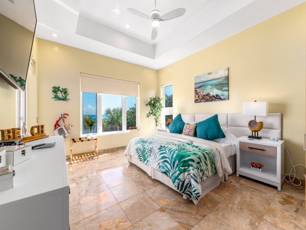 Beach Front 9 Bedroom Home with Private Pool & Views