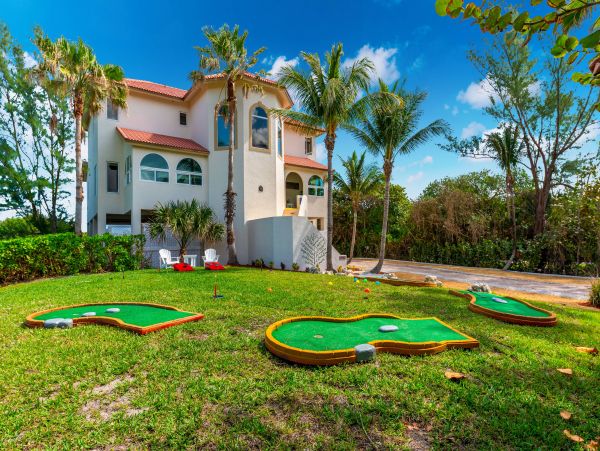 Beach Front 9 Bedroom Home with Private Pool & Views