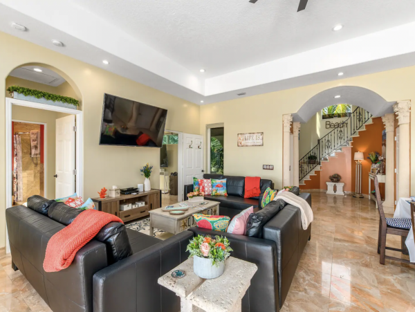 Beach Front 9 Bedroom Home with Private Pool & Views