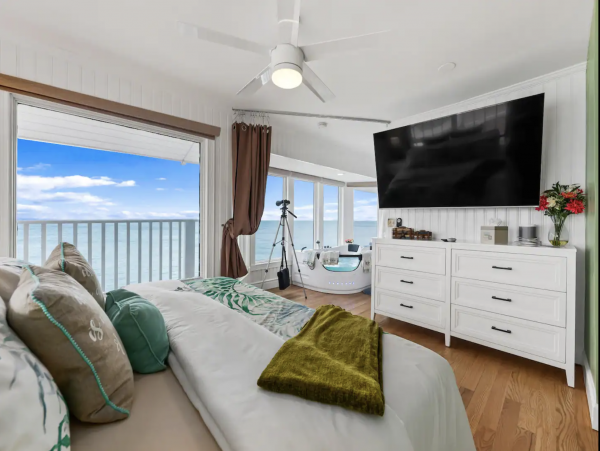Beachfront  8 Bedroom Luxury  Beach House