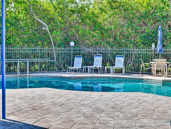 Vacation Condo On Anna Maria Island Sleeps 6 Guests