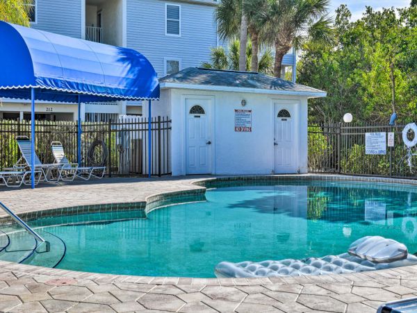 Vacation Condo On Anna Maria Island Sleeps 6 Guests