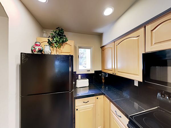 West Vail Townhome one minute walk to shuttle