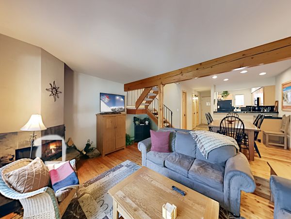 West Vail Townhome one minute walk to shuttle
