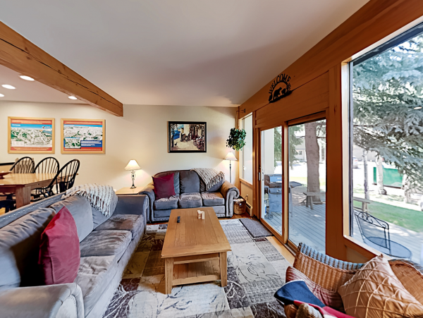 West Vail Townhome one minute walk to shuttle