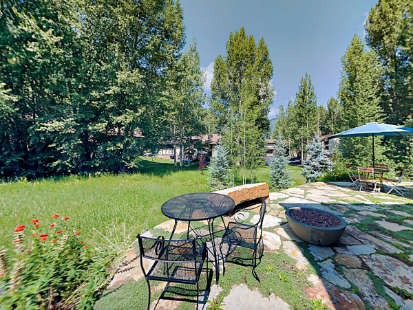 East Vail Townhome Walk to Shuttle Stop 3 Bedrooms Sleeps 6